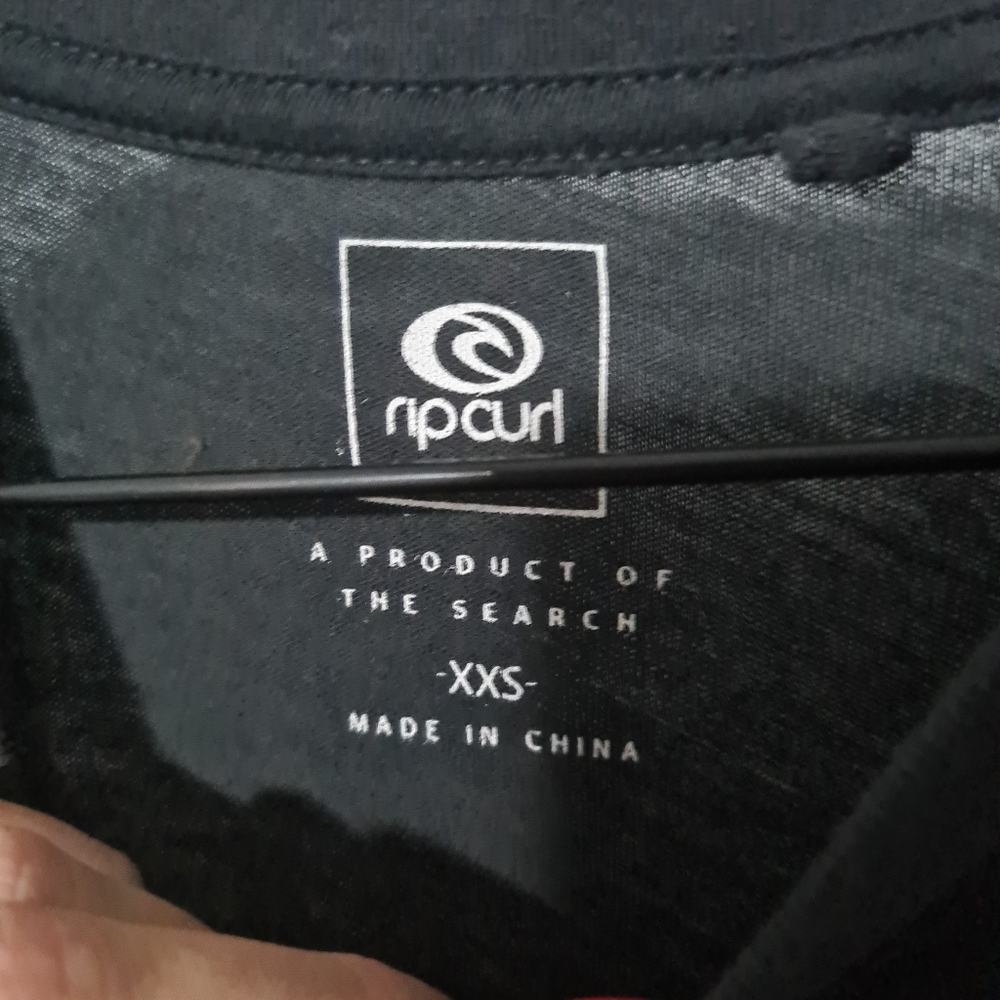 Ripcurl xxs tee (big comfy though) - Picture 3 of 3